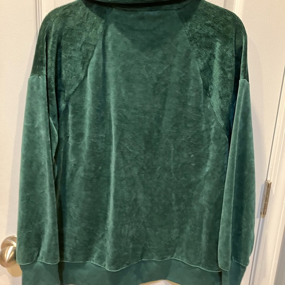 Sweatshirt - Picture 2 of 6